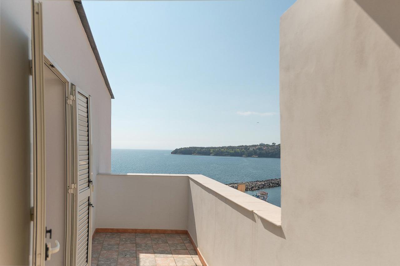 La Procidana House - Corricella Exlusive Terrace Villa Kültér fotó
