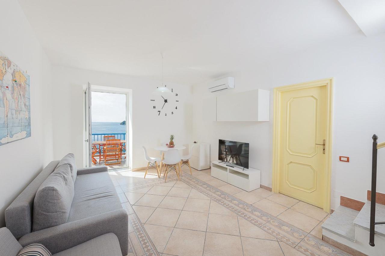 La Procidana House - Corricella Exlusive Terrace Villa Kültér fotó